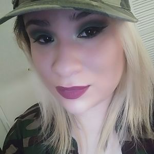 Meet your Posher, Deicy